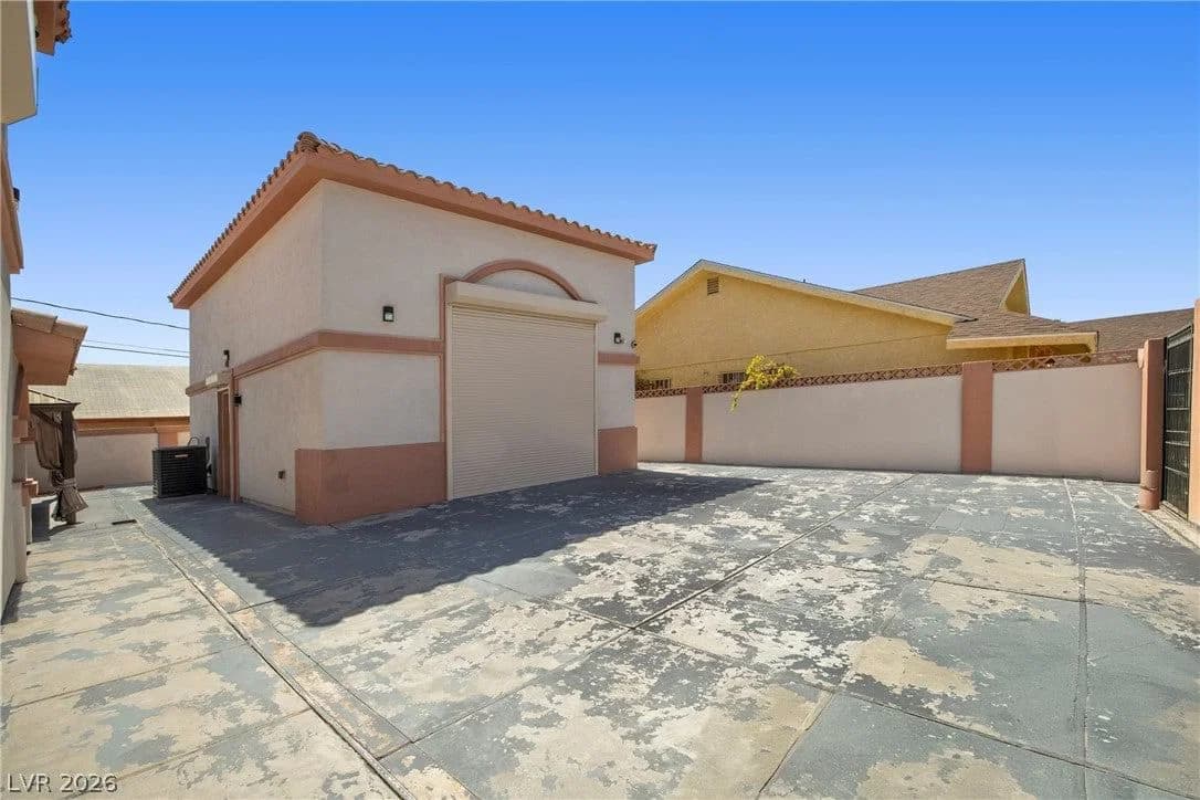 3440 Cox Street photo 4