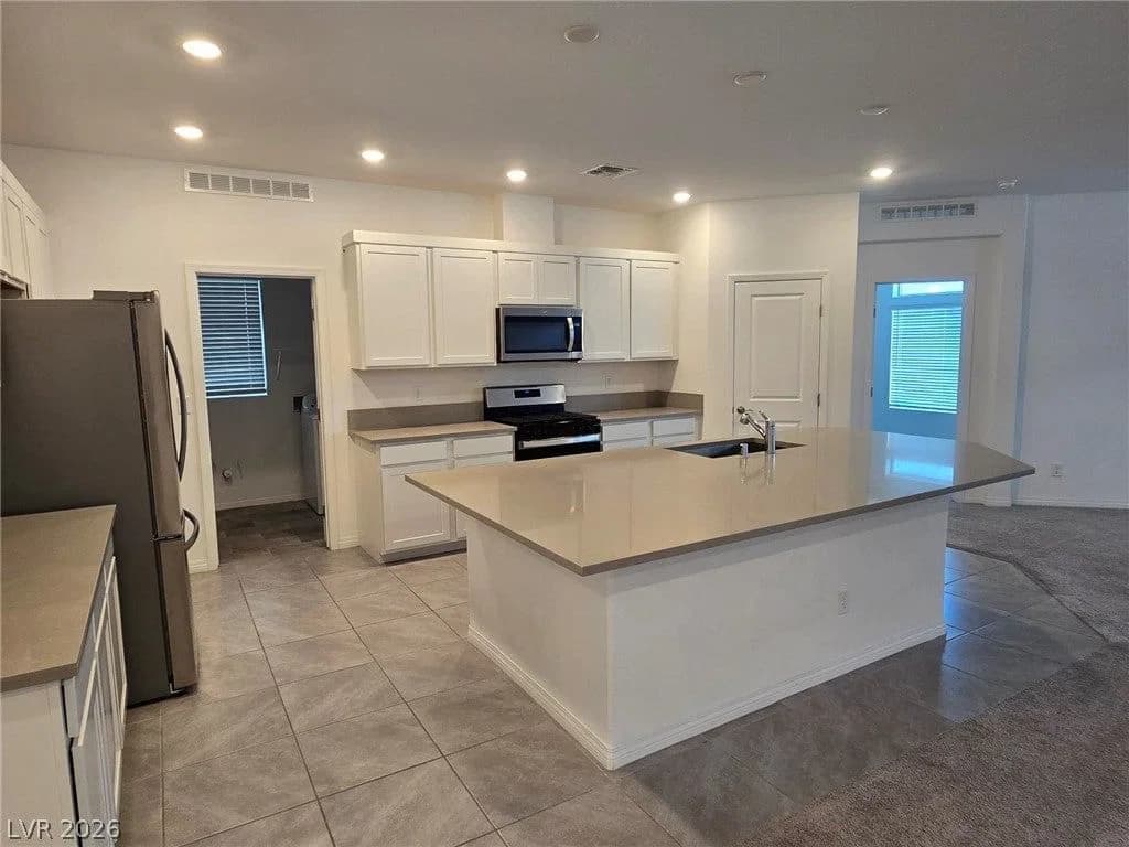 7047 Grace Estate Avenue photo 2