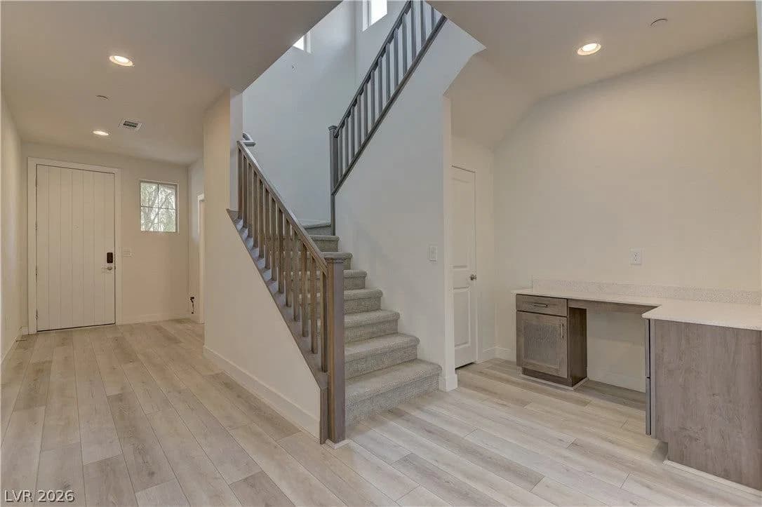 9901 Cullin Range Avenue photo 4