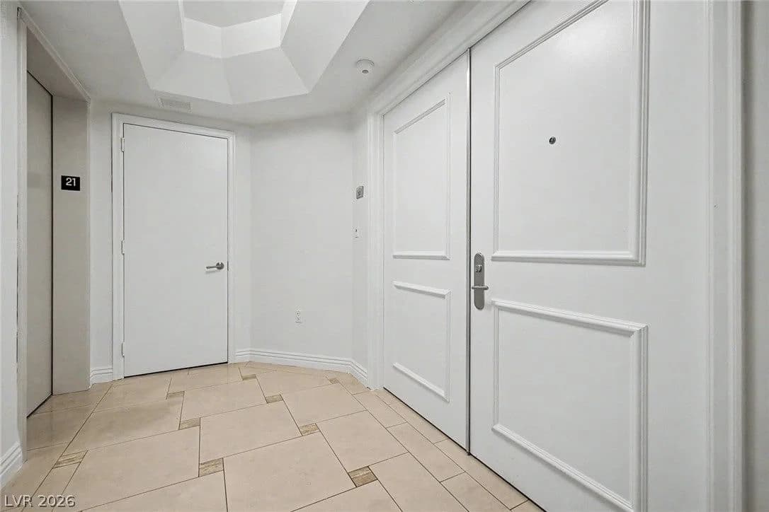 2777 Paradise Road photo 5