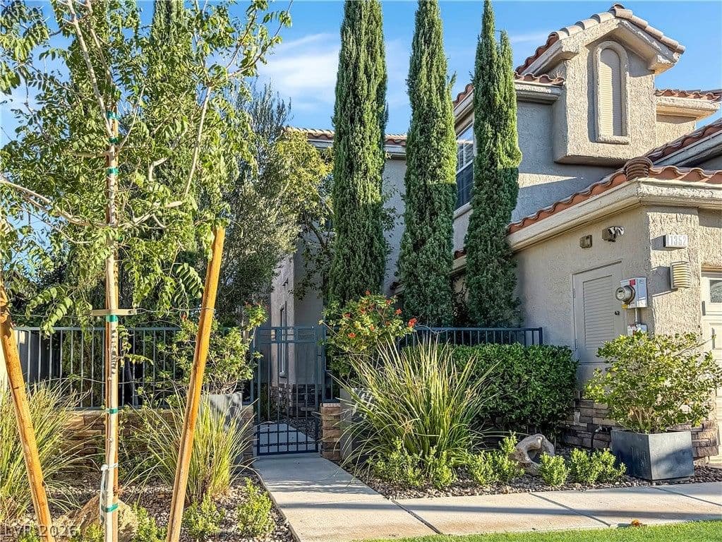 1352 Fox Acres Drive photo 3