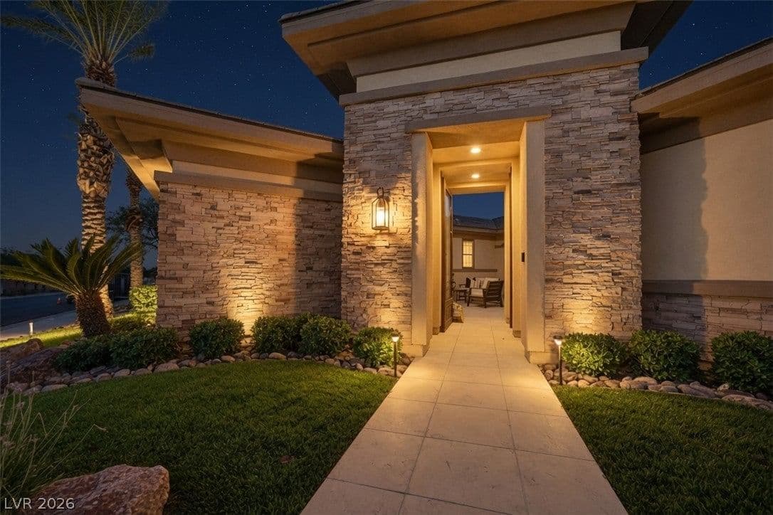 2707 Turtle Head Peak Drive