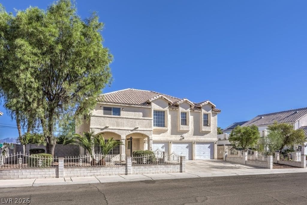 7228 Palatial Avenue photo 2