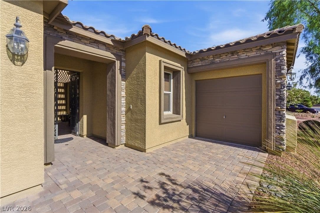8618 Amber Autumn Street photo 3