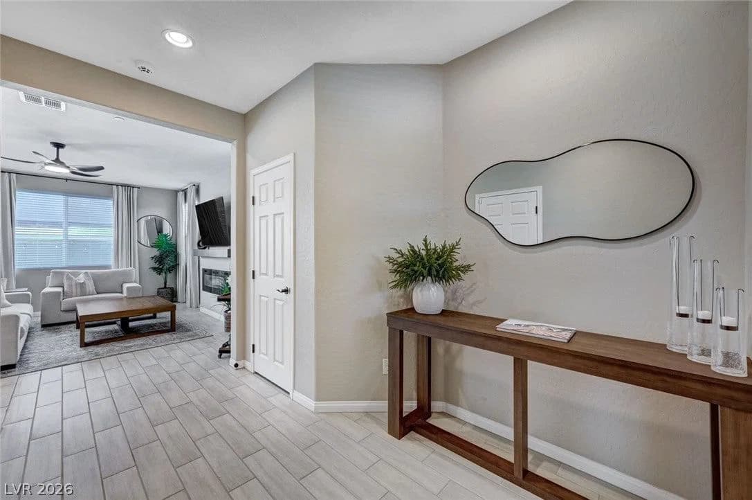 372 Silva Place photo 3
