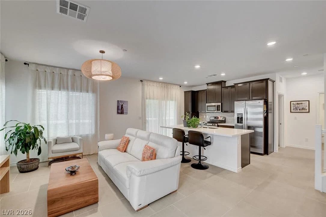 600 Carriage Hill Drive photo 4