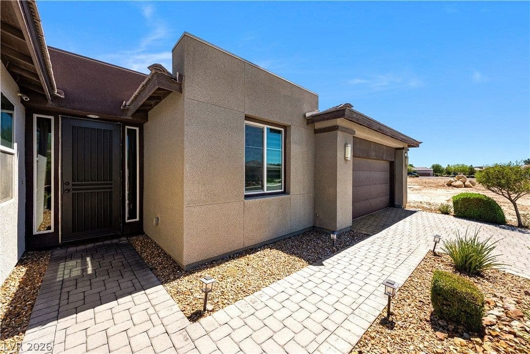 4681 Clifftop Drive photo 2