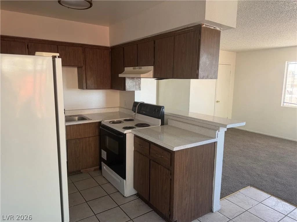 2728 Haddock Avenue photo 4