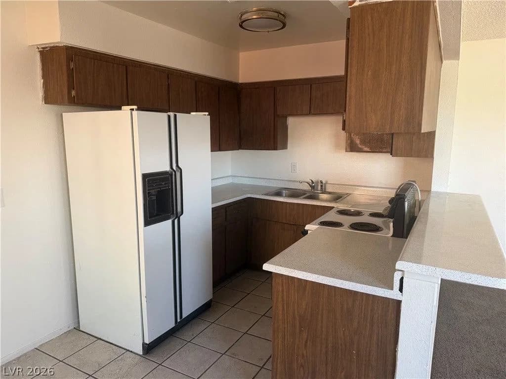 2728 Haddock Avenue photo 3
