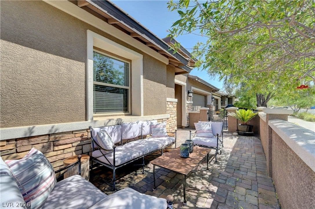 1102 Water Street photo 5