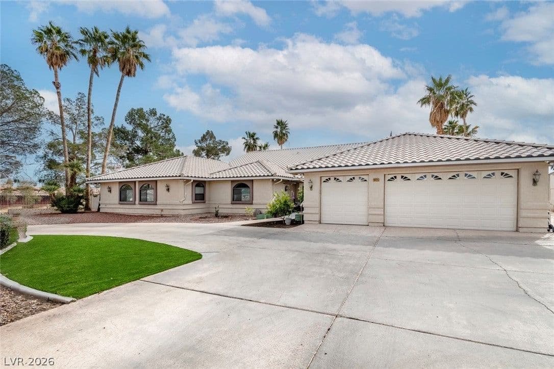 6425 Tara Avenue photo 3