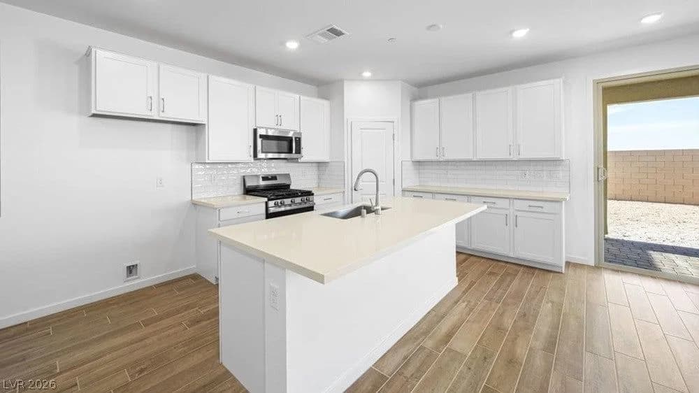 652 Semitone Lane photo 2