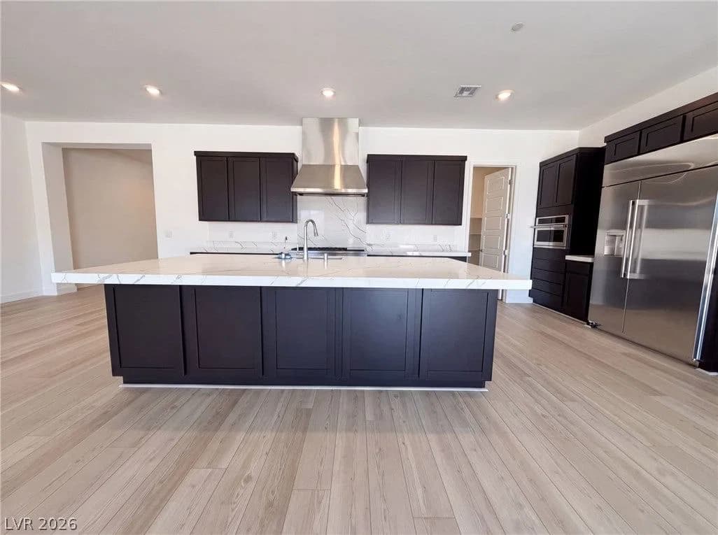 8289 Warbonnet Way photo 2