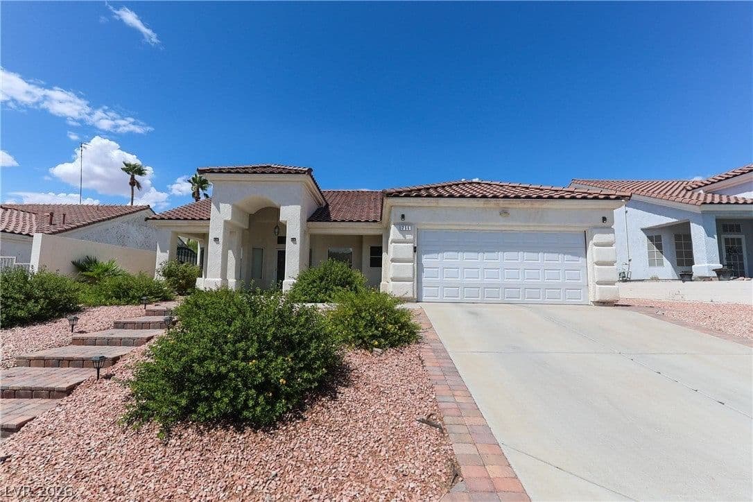 796 Capri Drive photo 2