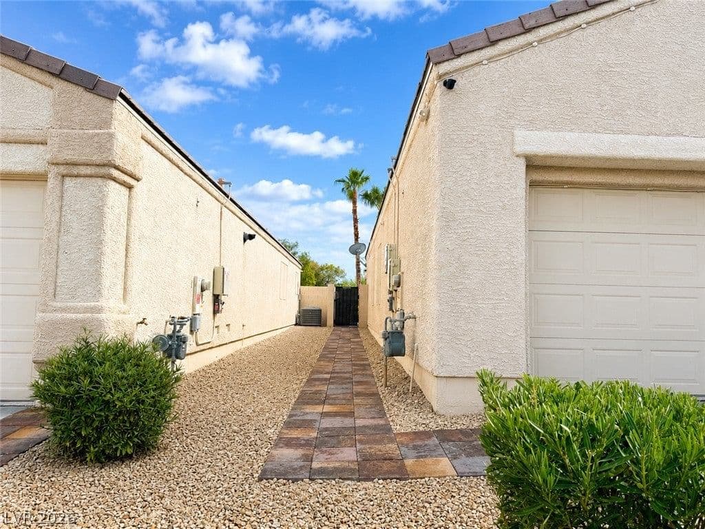 5705 Eagle Claw Avenue photo 2