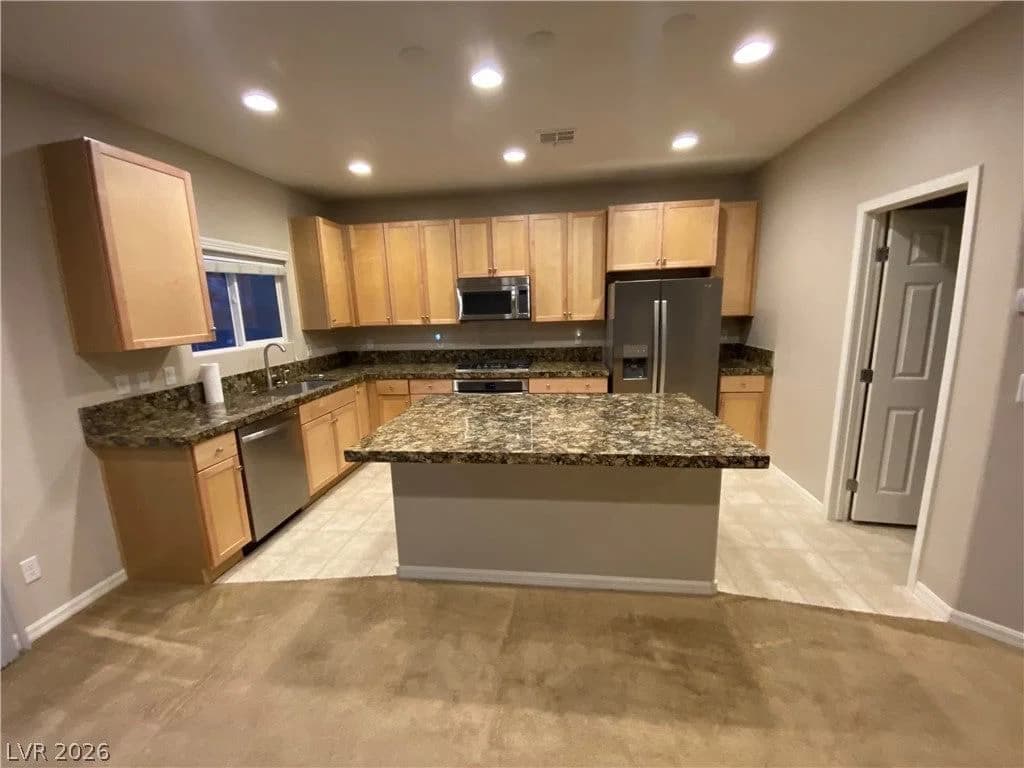 8065 Ancient Oaks Avenue photo 3