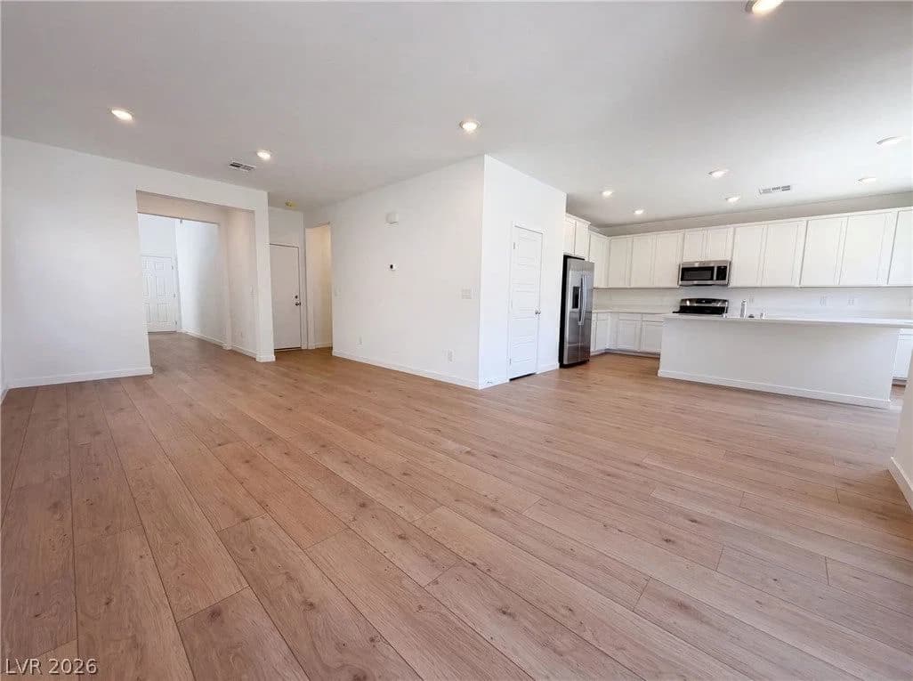8361 Rochelle Avenue photo 3