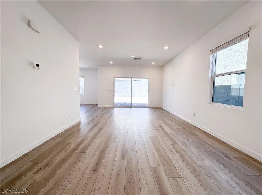 8364 Caldera Hills Avenue photo 3
