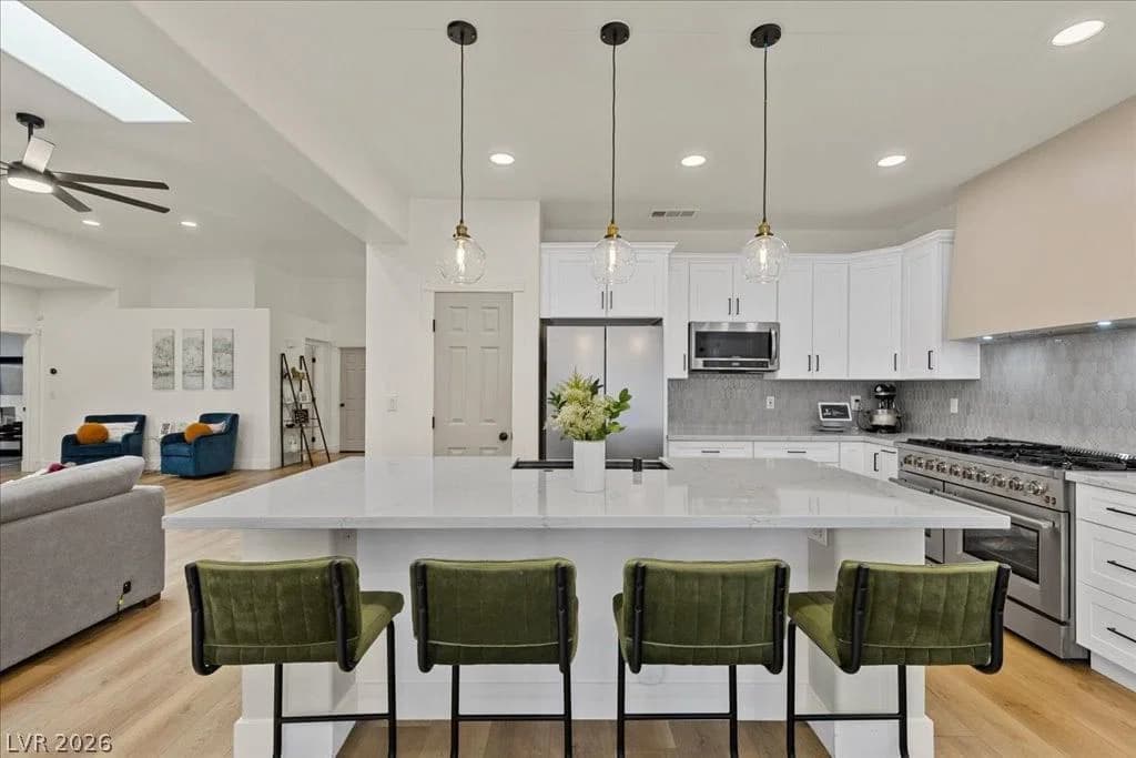 10939 Saint Rafael Street photo 3