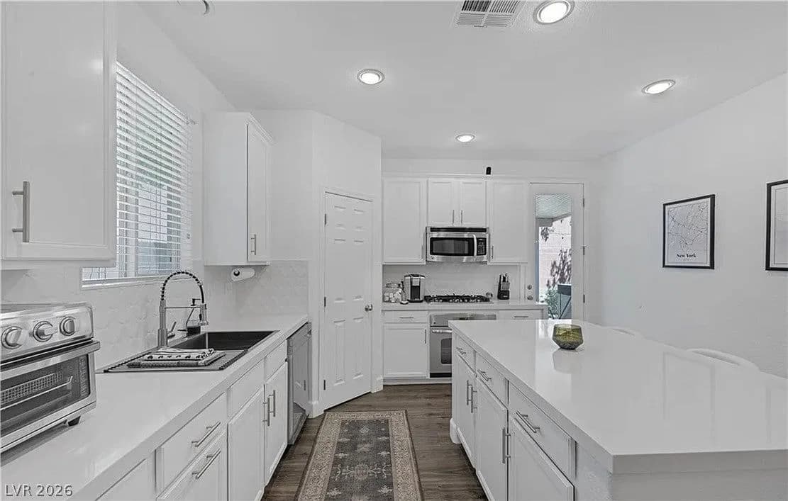 10524 Harvest Green Way photo 3