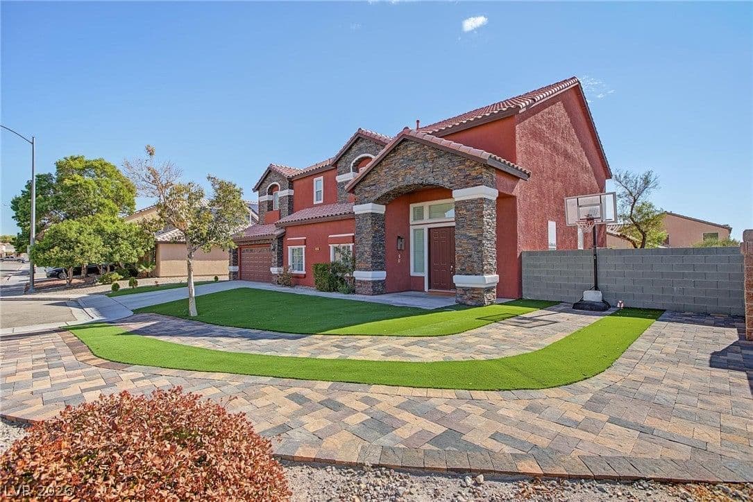 5560 Kings Row Court photo 4