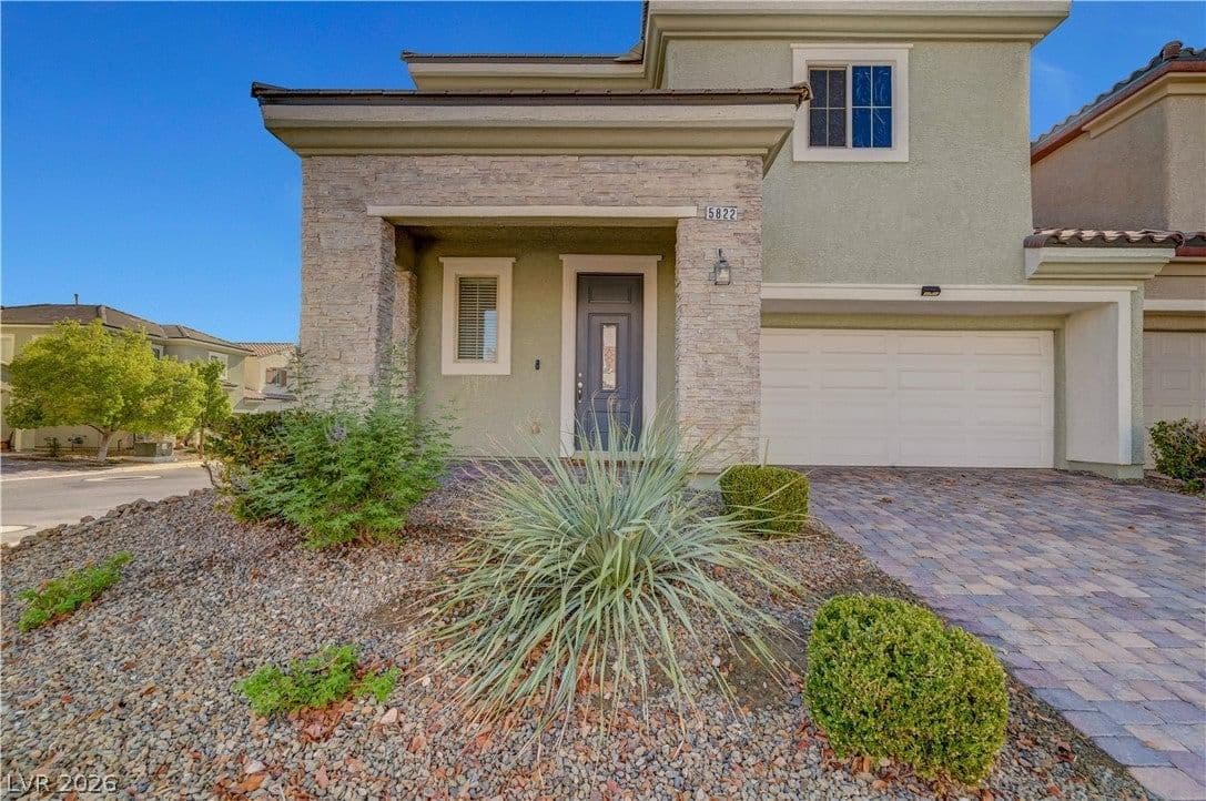 5822 Amber Mesa Street photo 4