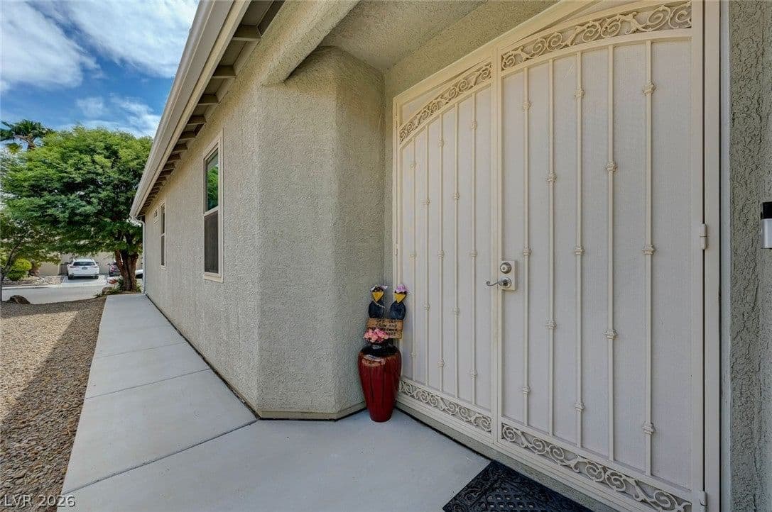 3152 McLennan Avenue photo 4