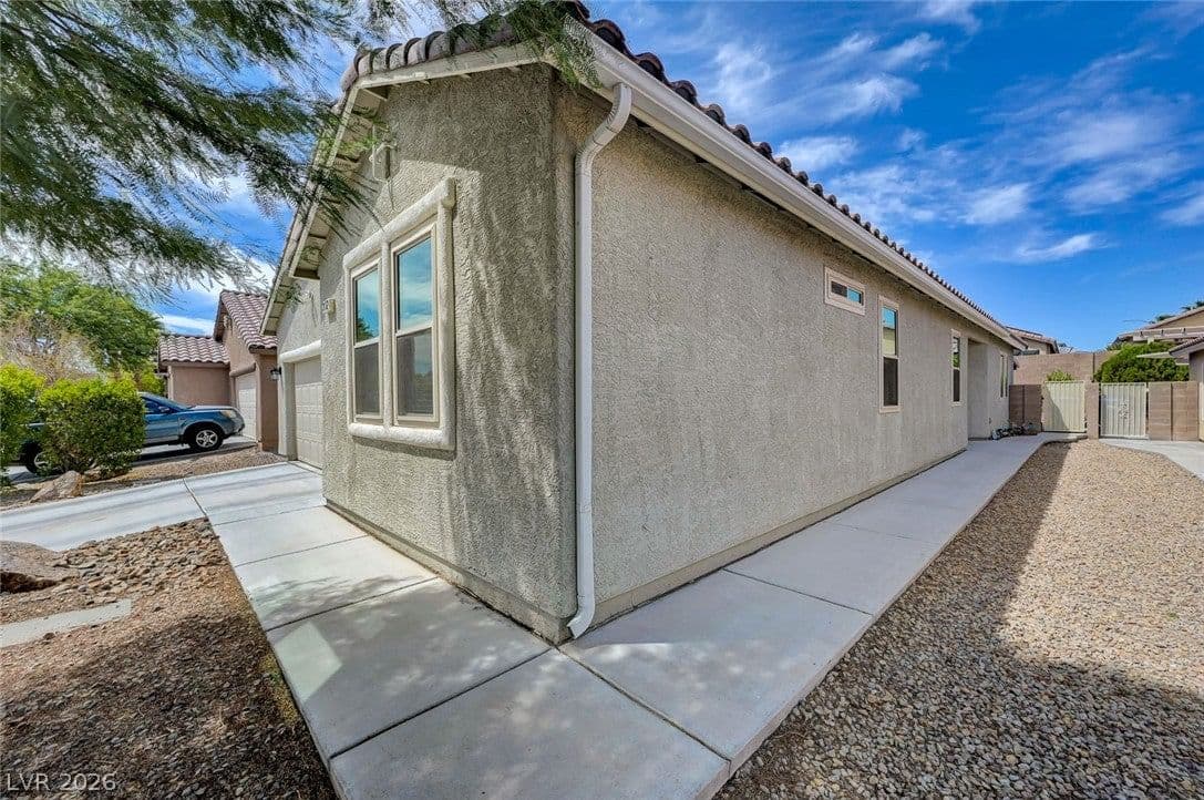 3152 McLennan Avenue photo 3