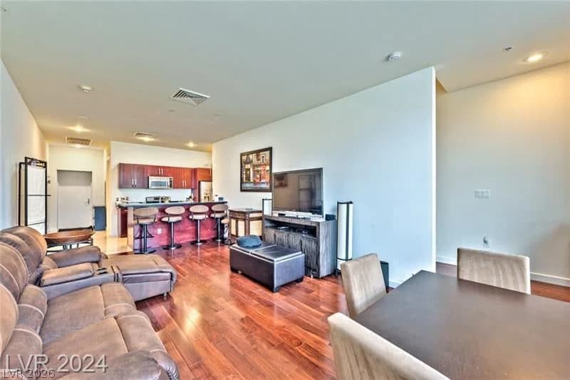 4585 Dean Martin Drive photo 3