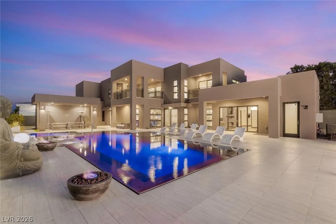 3740 Caesars Circle