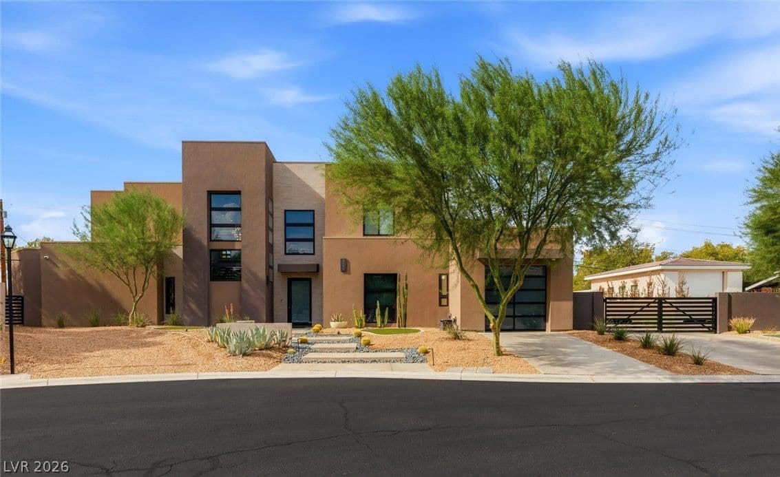 3740 Caesars Circle photo 3