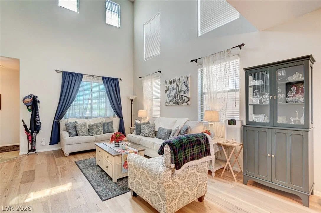 260 Jessica Grove Street photo 5