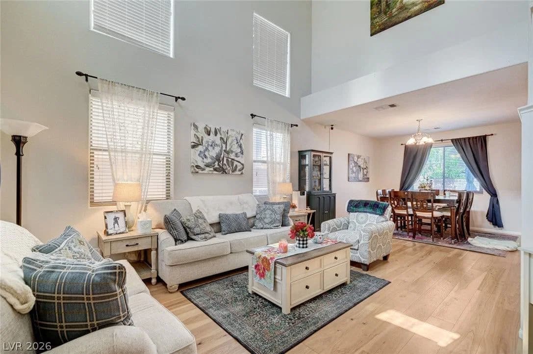 260 Jessica Grove Street photo 4