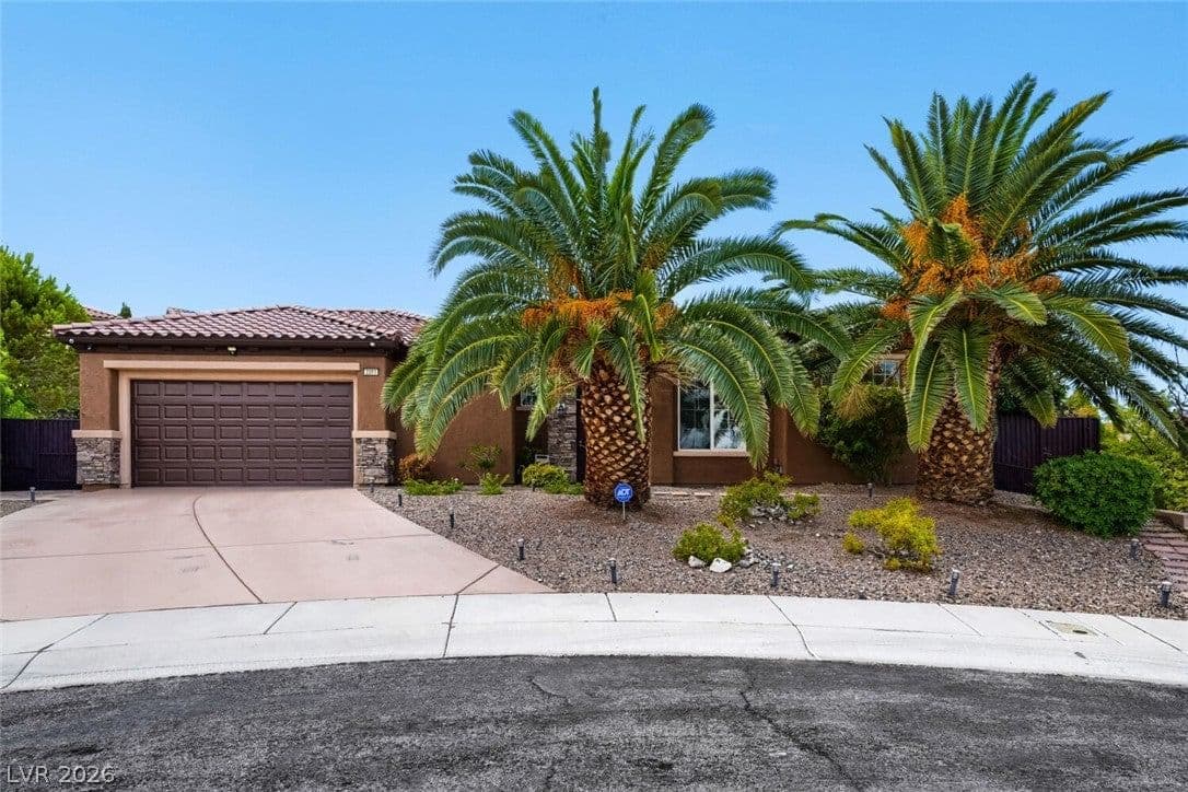 2201 Hudson Falls Court photo 2