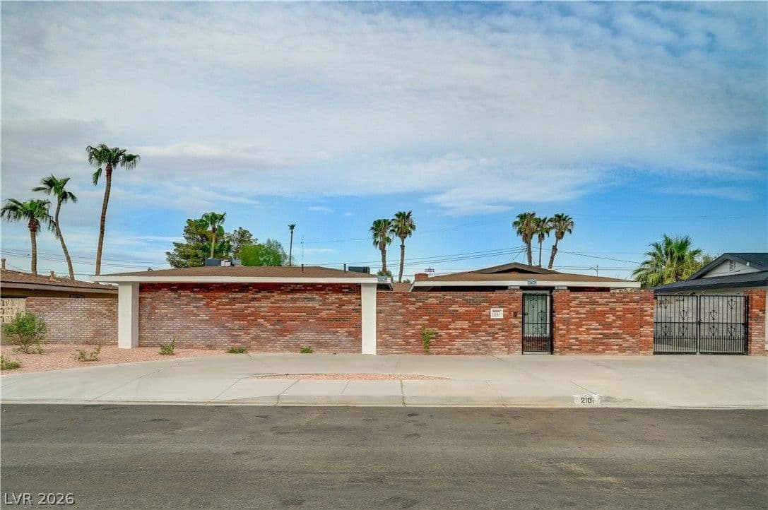 2101 Santiago Street photo 4
