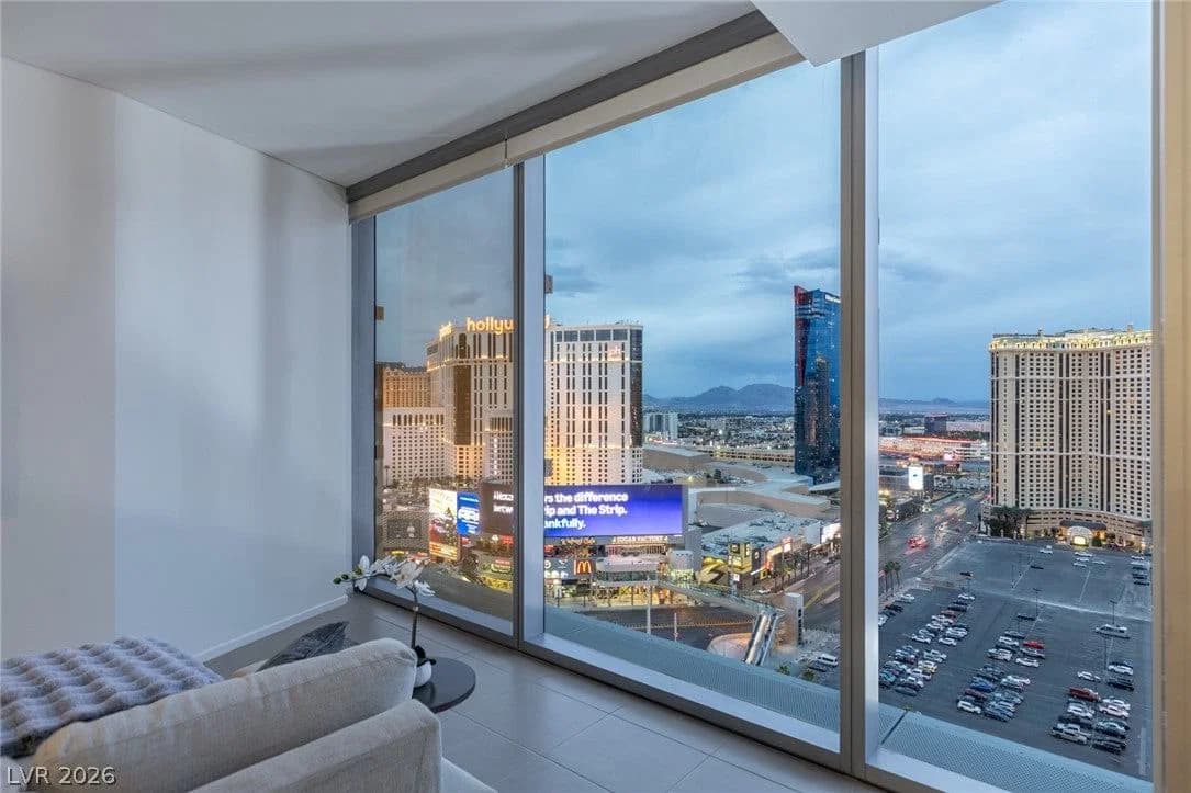 3722 Las Vegas Boulevard photo 2