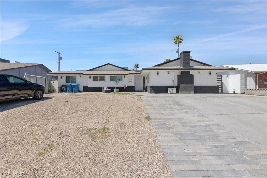 3969 Sorrento Way photo 3