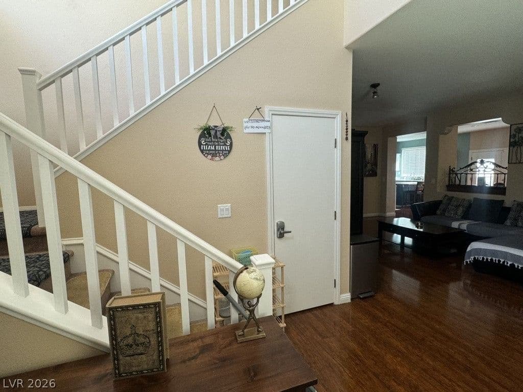 9695 Ridgebluff Avenue photo 3