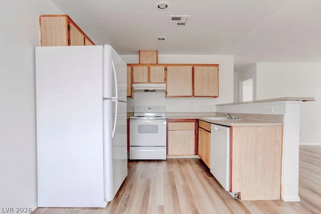 4182 Orbit Avenue photo 5