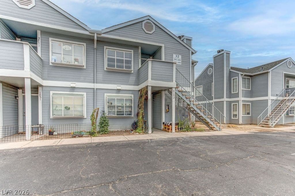 4182 Orbit Avenue photo 2