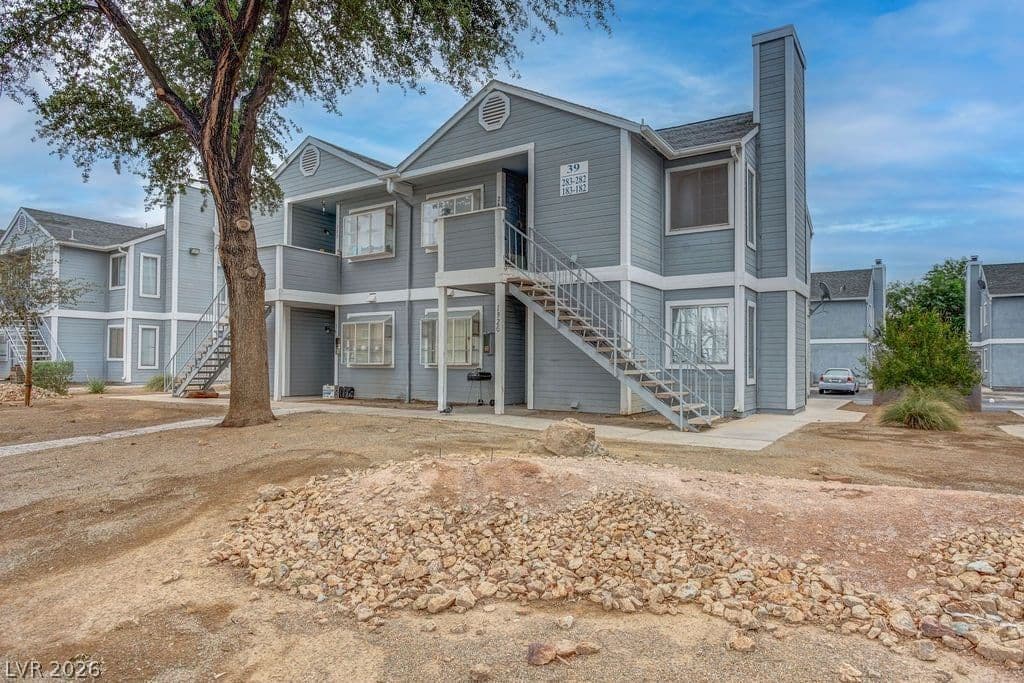 1926 Nebula Drive photo 2