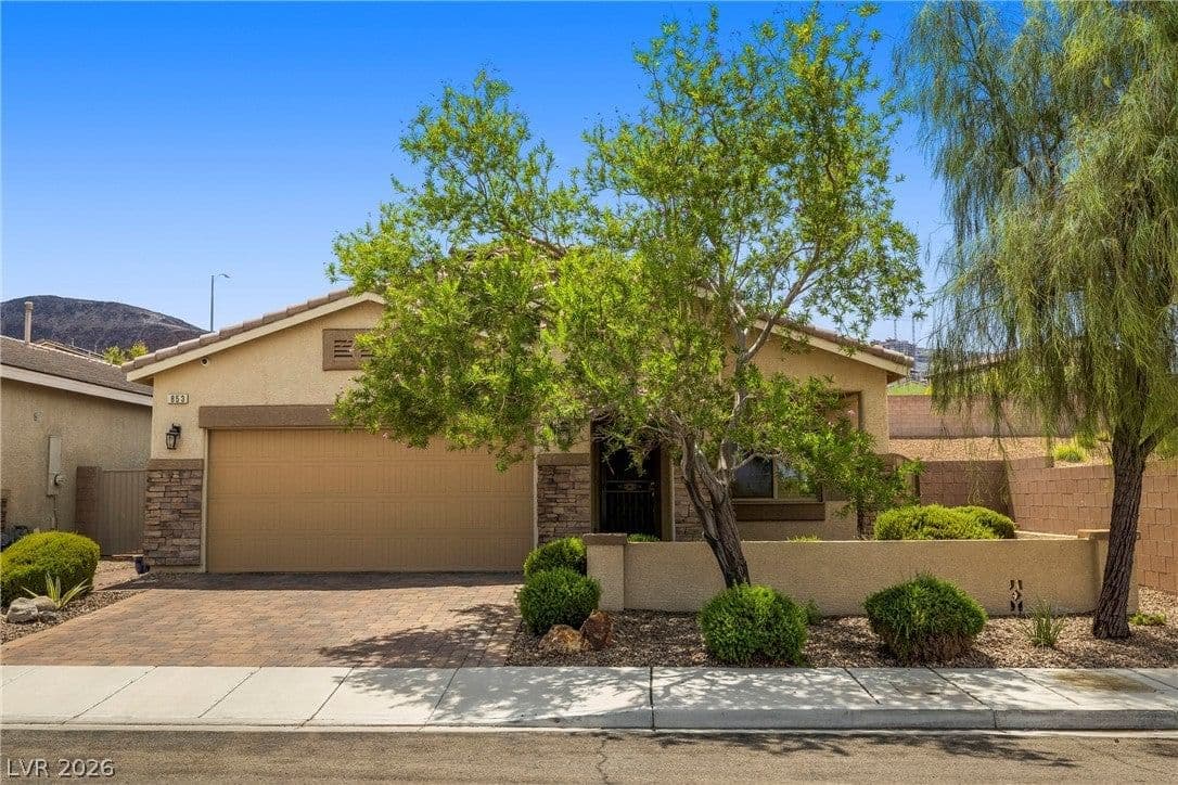 853 Maybole Avenue photo 4