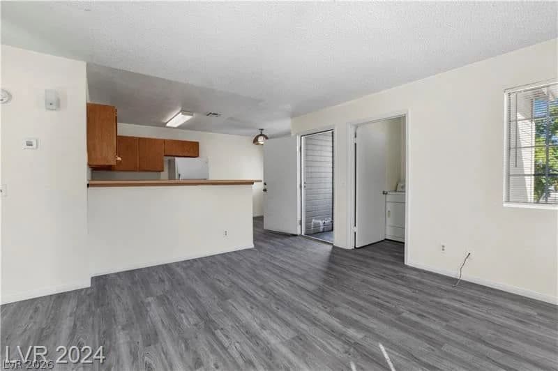 2707 Aarondavid Drive photo 3