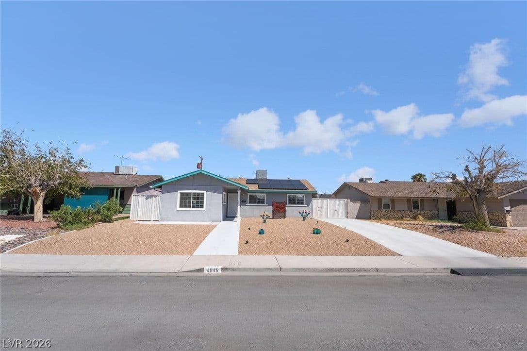 4646 Dennis Way photo 2