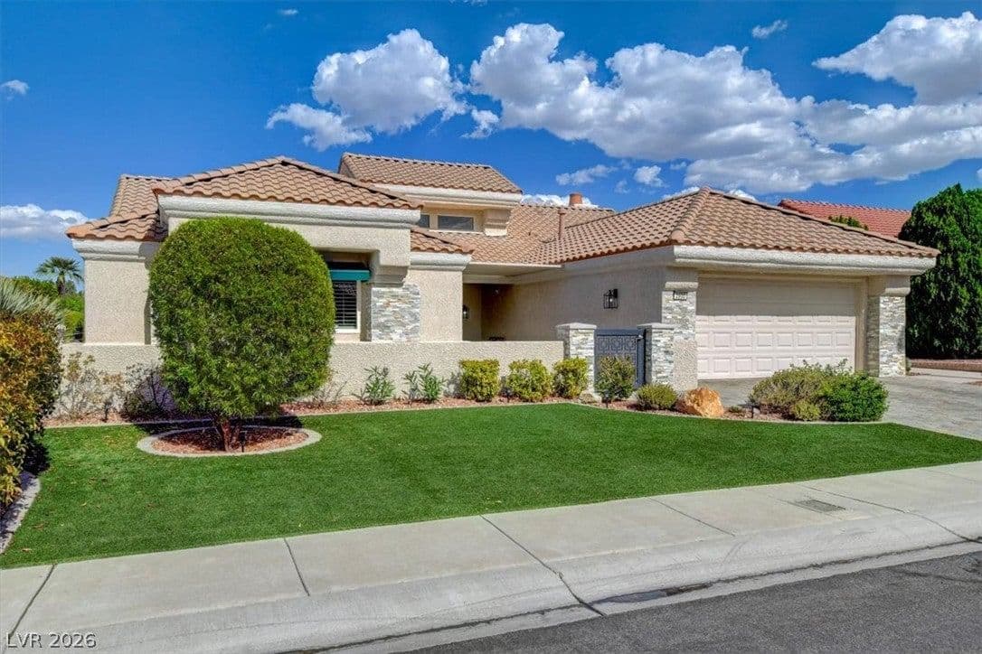 2900 Golfside Drive photo 3