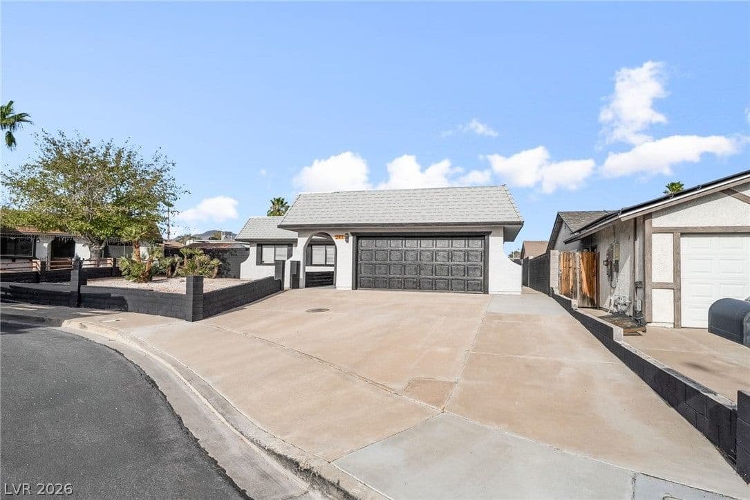 241 Princess Ann Court photo 2