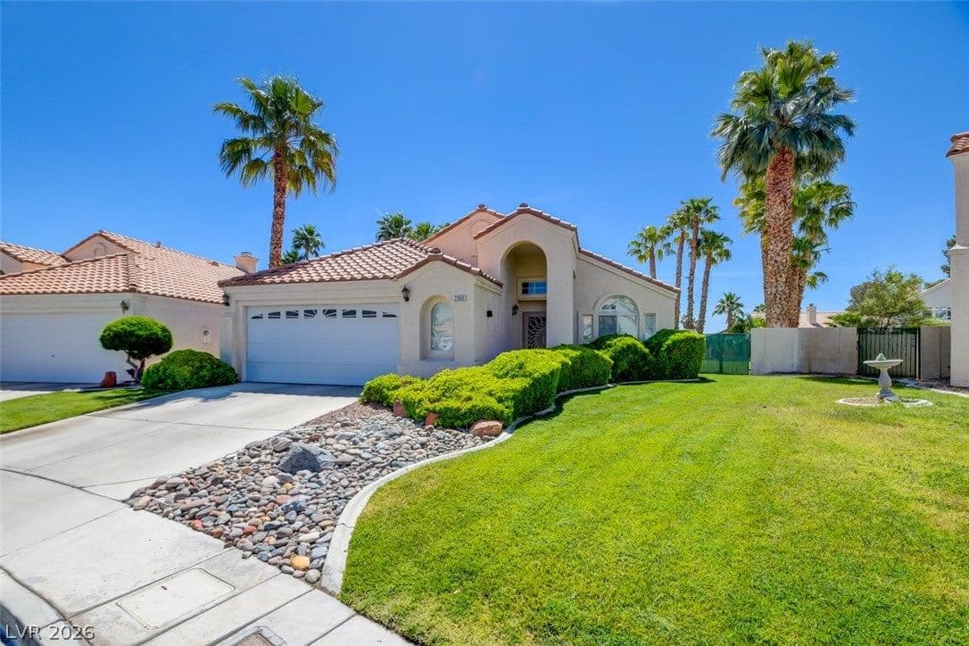 7365 Tamarind Avenue photo 2