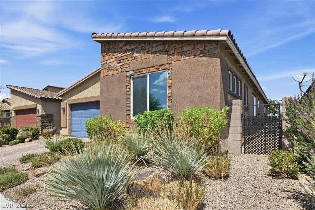 2128 Del Aqua Avenue photo 3