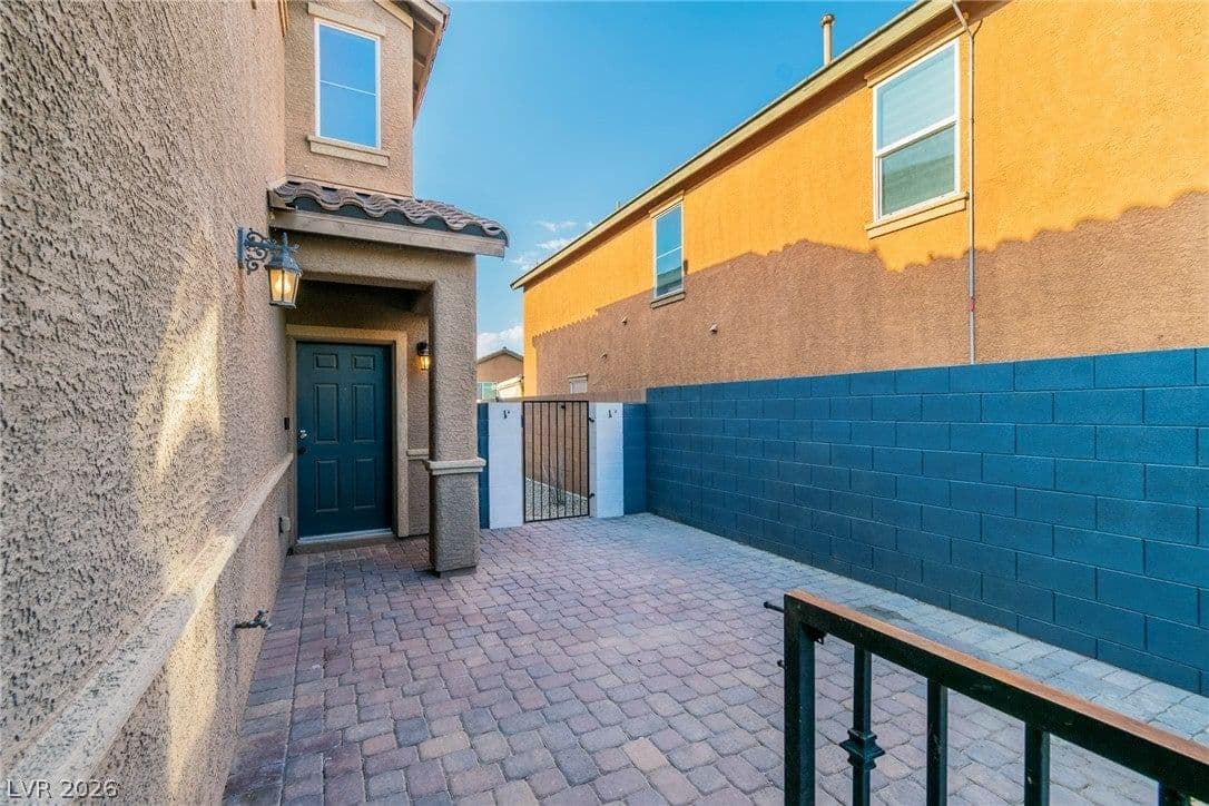 124 Country River Avenue photo 3