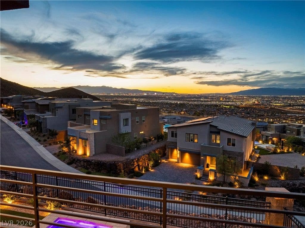 526 Faucon Court photo 4